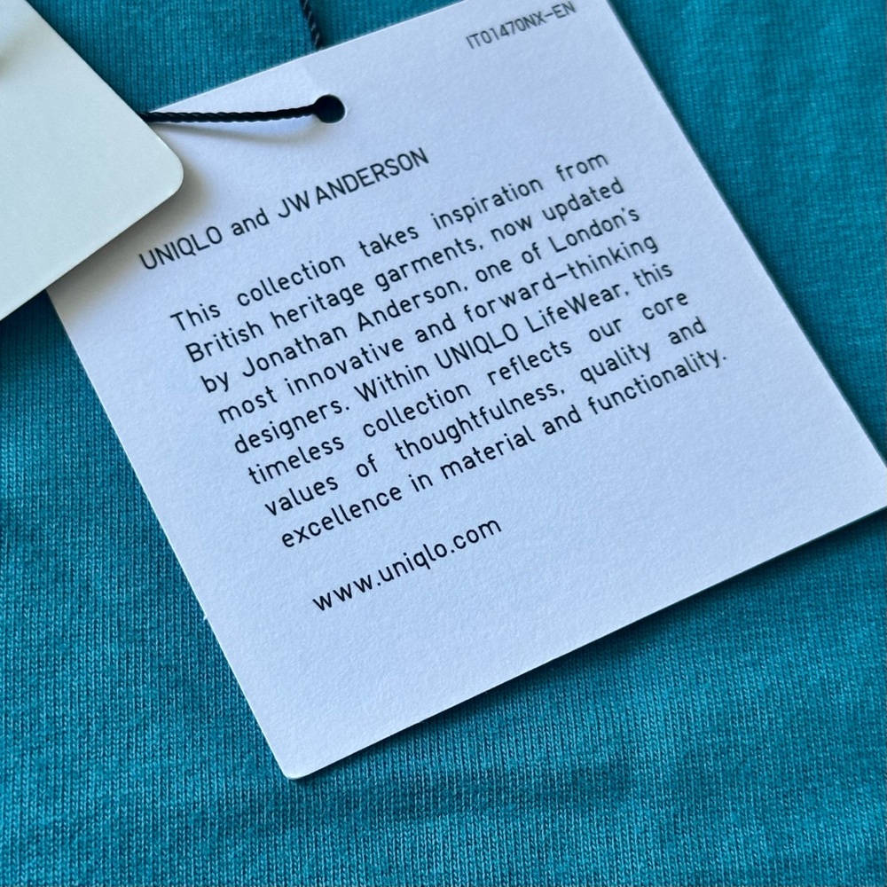 JW Anderson Uniqlo Flared Hem Asymmetrical Short Sleeve T-Shirt Top Large NWT - Picture 5 of 7